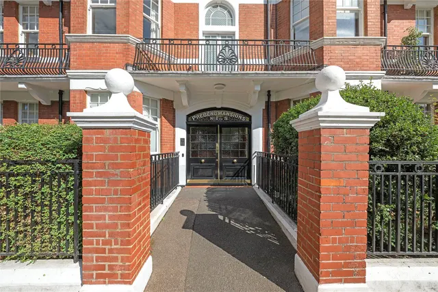 Photo 2 — Chiswick High Road, London, W4