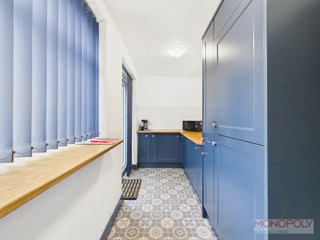 Chester Road, Wrexham, LL12, photo 3