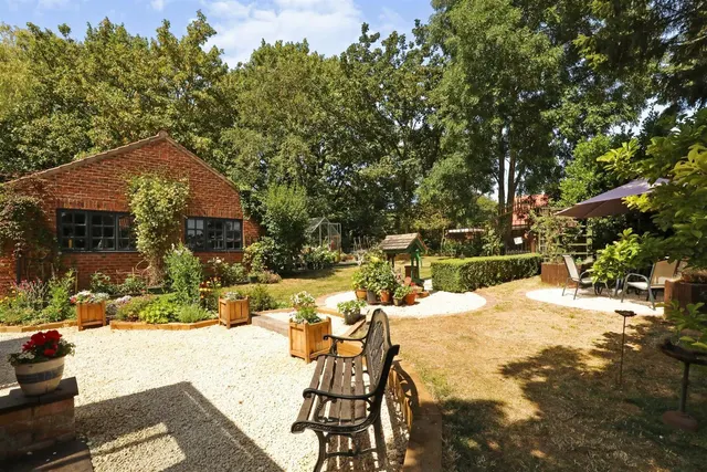 Photo 2 — Birdcroft Lane, Walkeringham, Doncaster