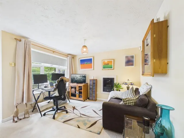 Whitley Court, Deerhurst, photo 2