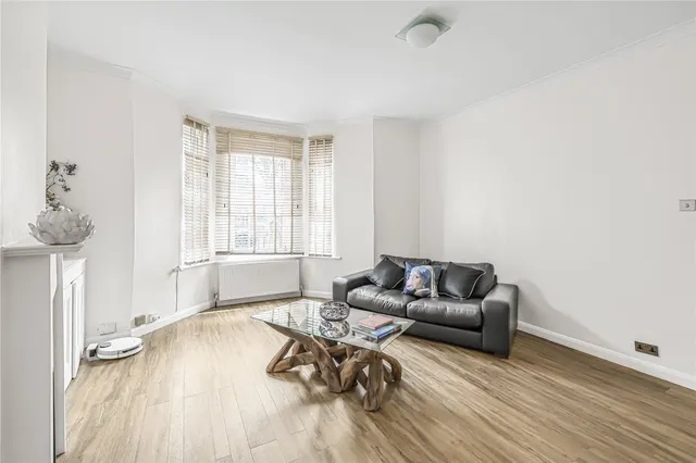 Meadow Road, Vauxhall, London, SW8, photo 1