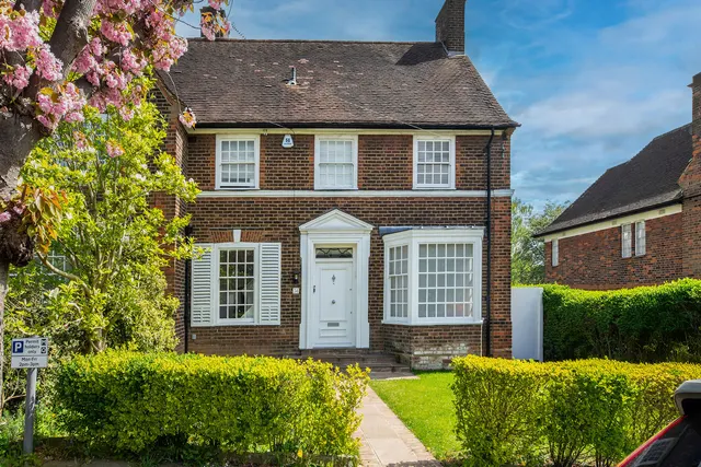 Gurney Drive, Hampstead Garden Suburb, London, N2, photo 1