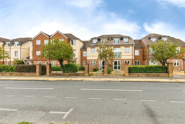 Blackbridge Lane, Horsham, photo 1
