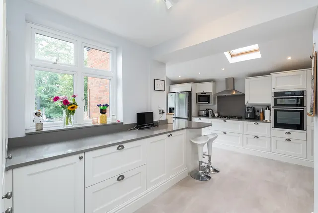 Townfield Road, Dorking, RH4, photo 3