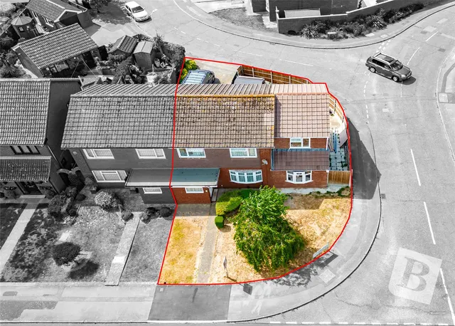 Hornchurch, RM12, photo 2