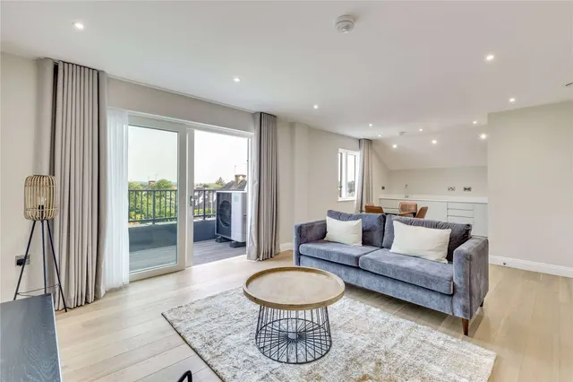 Purley Avenue, London, NW2, photo 1