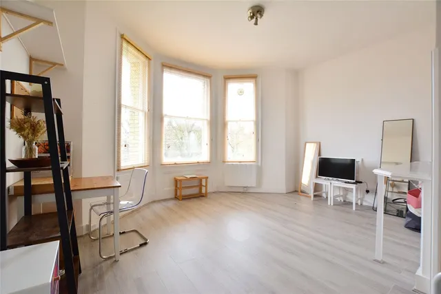 Varma Court, 11 Kidbrooke Grove, Blackheath, SE3, photo 1