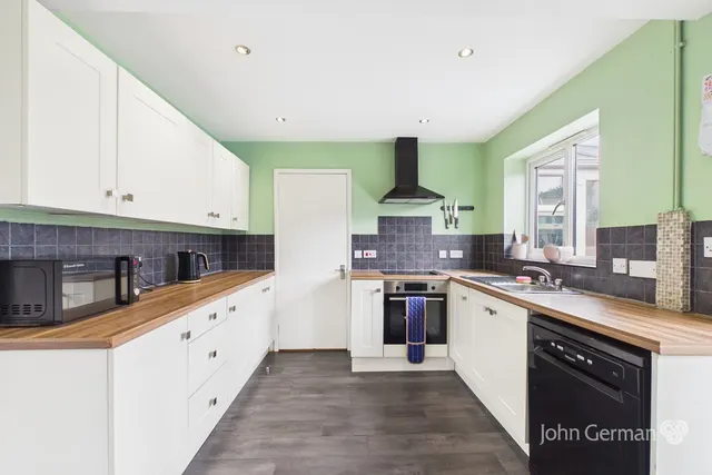 Aintree Close, Branston, photo 1