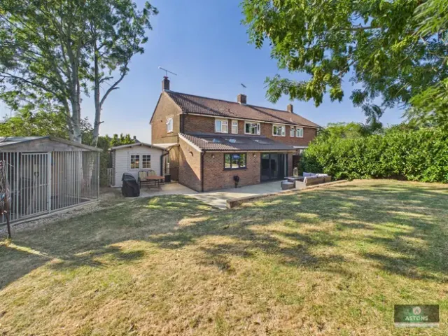 Cuckmere Crescent, Gossops Green