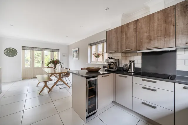 Griffiths Close, Cirencester, GL7, photo 2
