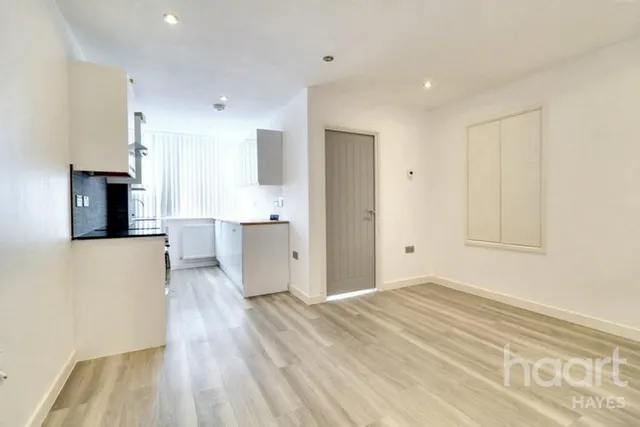 Bentinck Road, West Drayton, UB7, photo 3