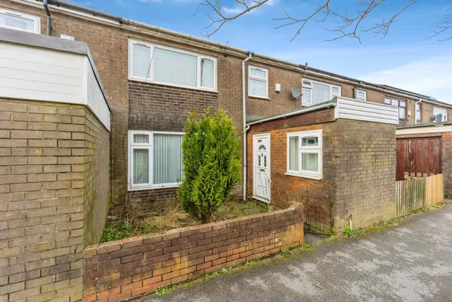 Coleridge Road, Oldham, OL1, photo 1