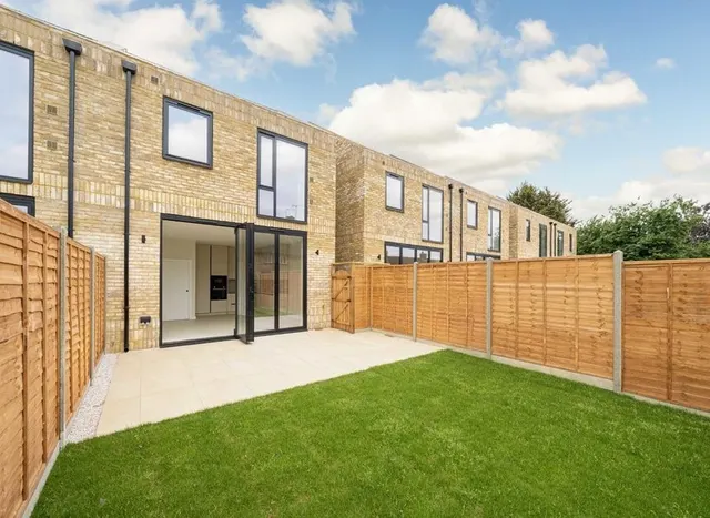 Photo 2 — Bedfont Lane, Feltham, TW14