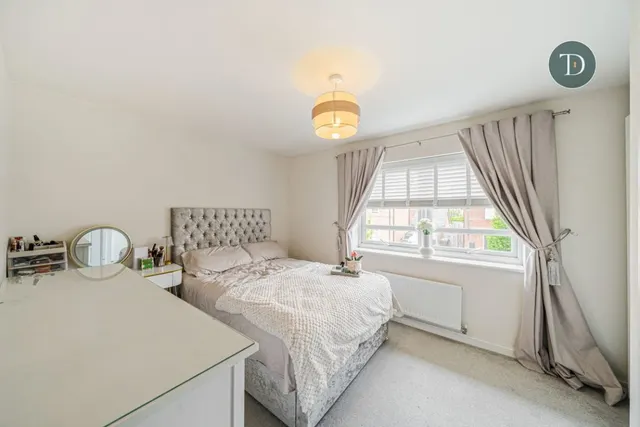 Photo 3 — Columbia Road, Ellesmere Port, CH65 8AL