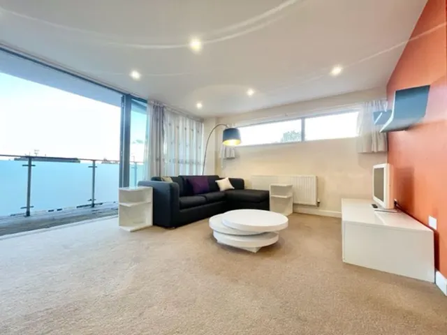 Dragonfly Close, London E13 9BG, photo 1