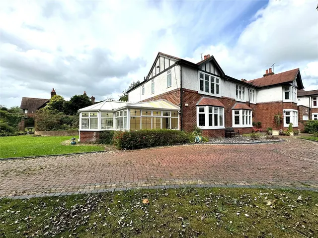Greenfield Crescent, Chester, CH2, photo 3