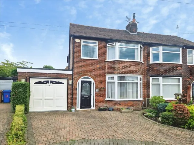 North Grove, Worsley, Manchester, M28, photo 1