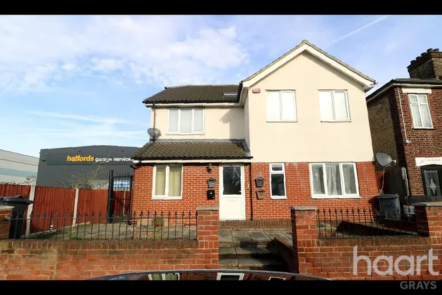 London Road, West Thurrock, RM20, photo 2