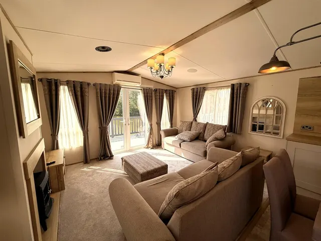 Little Lakeland Caravan Park, Wortwell, IP20, photo 3
