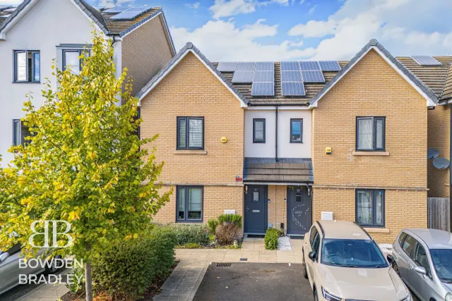 Reservoir Way, Hainault, IG6, photo 1