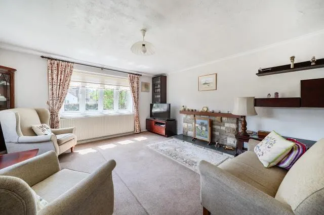 Ridgeway Close, Lightwater, GU18, photo 2