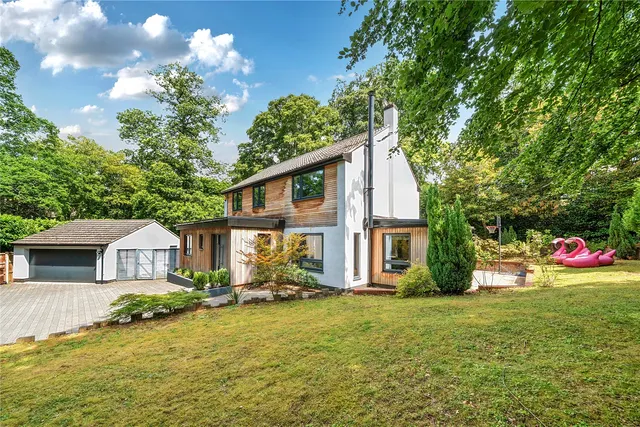 Portsmouth Road, Camberley, GU15, photo 2