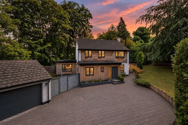 Portsmouth Road, Camberley, GU15, photo 1