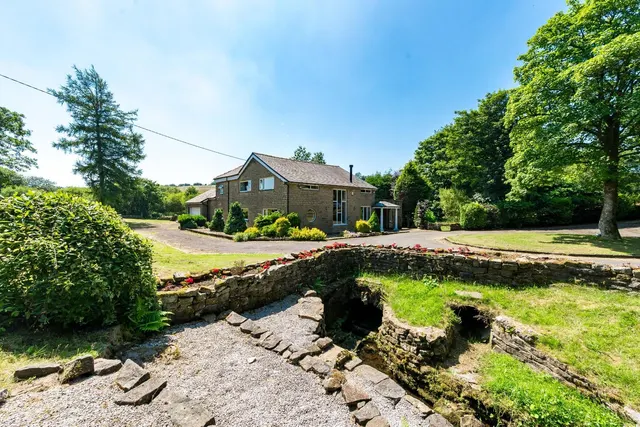 4 bedroom house, Chapel House, Whittlestone Head