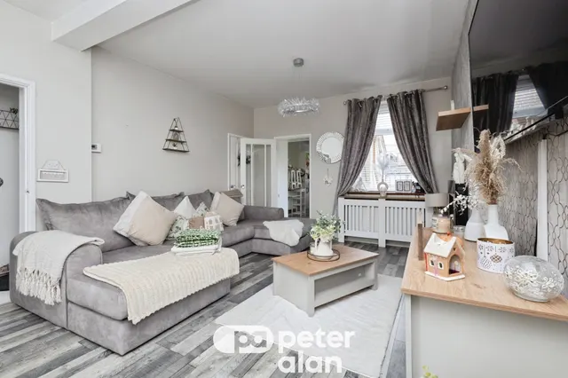 Glasbrook Terrace, Mountain Ash, CF45, photo 2