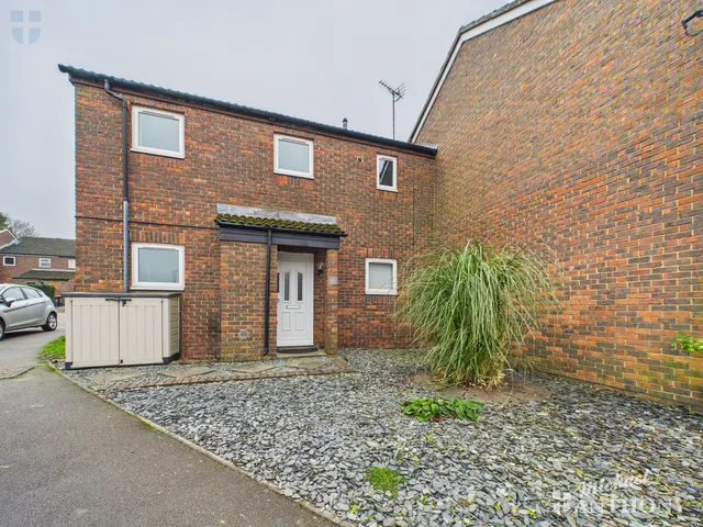 Meadow Way, Leighton Buzzard, LU7, photo 1