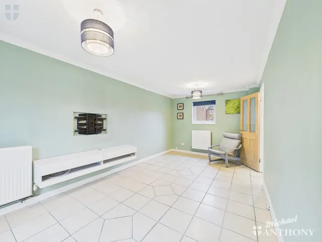 Meadow Way, Leighton Buzzard, LU7, photo 3