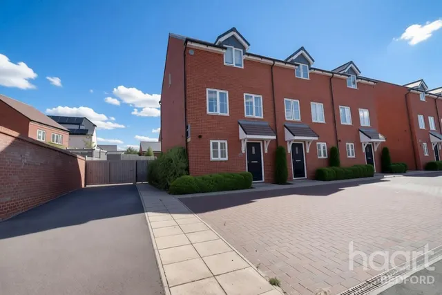 Dragonfly Crescent, Bedford, MK40, photo 1
