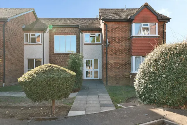 Rabournmead Drive, Northolt Fees Apply, UB5, photo 3