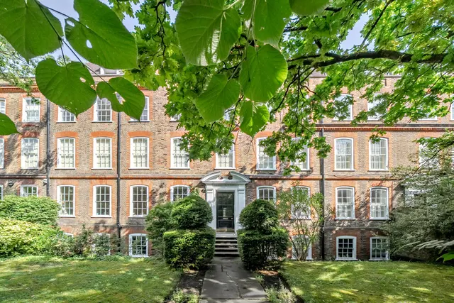 Clapham Common North Side, Clapham, SW4, photo 2