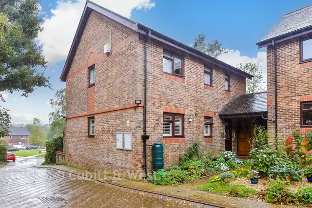 Balcombe Road, Haywards Heath, RH16, photo 1