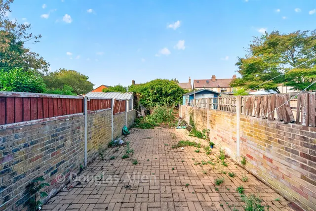 Railway Street, Romford, RM6, photo 2