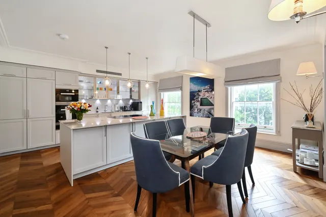 3 bedroom flat — Leinster Square, Notting Hill, London