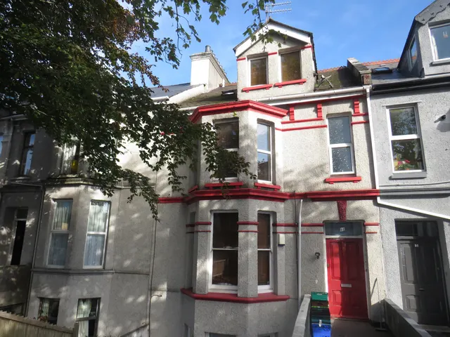 Alexandra Road, Available Now!, PL4, photo 1