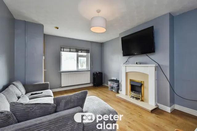 Treneol Aberdare, CF44, photo 2