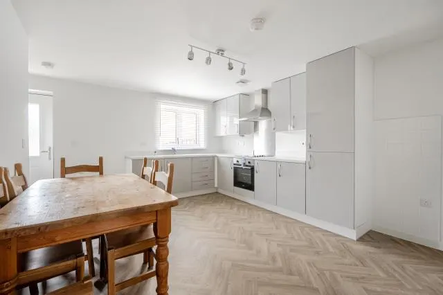 Martingale Grove, Arborfield Green, RG2, photo 3