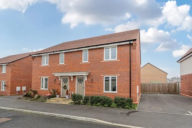 Martingale Grove, Arborfield Green, RG2, photo 1