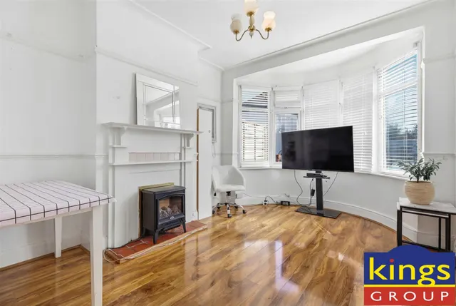Middlesborough Road, Edmonton, N18, photo 2