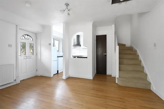 Elder Way, North Holmwood, RH5, photo 3