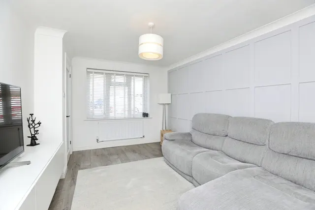 Appleford Drive, Minster on Sea, ME12, photo 3