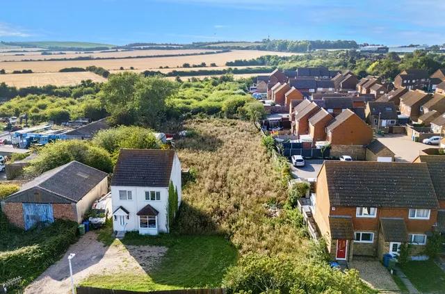 Barton Hill Drive, Minster on Sea, ME12, photo 2