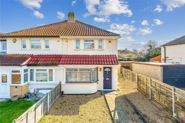 St Johns Road, Feltham, TW13 6NW, photo 1