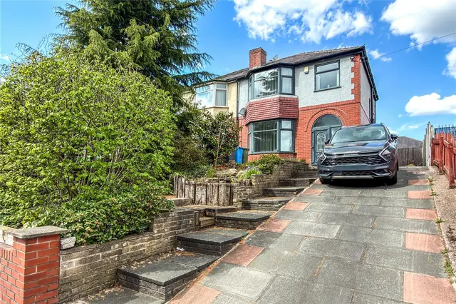 Broadway, Chadderton, OL9, photo 1