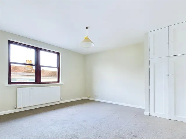 Station Road, Hampton, TW12, photo 3