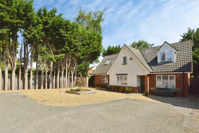 Stoke Road, Bletchley, MK2, photo 1