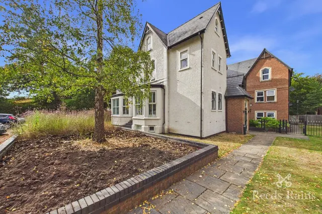 Ash Lea Grange, 1 Half Edge Lane, Manchester, M30, photo 1